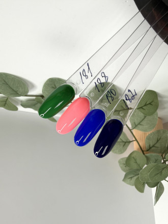 KLIO  Гель-лак  Капсульная  коллекция  8мл  №180  Популярный синий